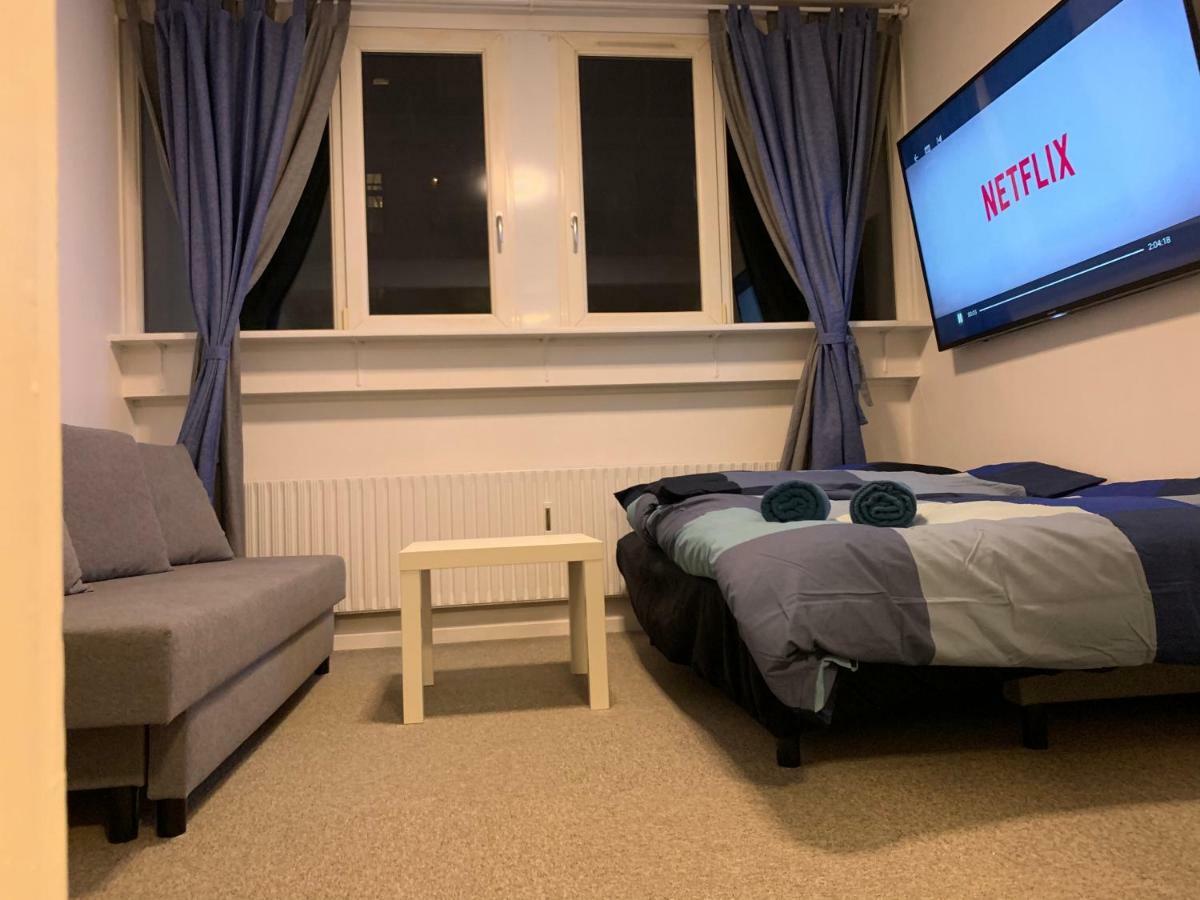 + Free Bikes&big Tv *